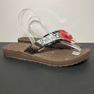 Womens MAGGIEZ Crystal Flower Accented Flip Flop Sandals / Size 9